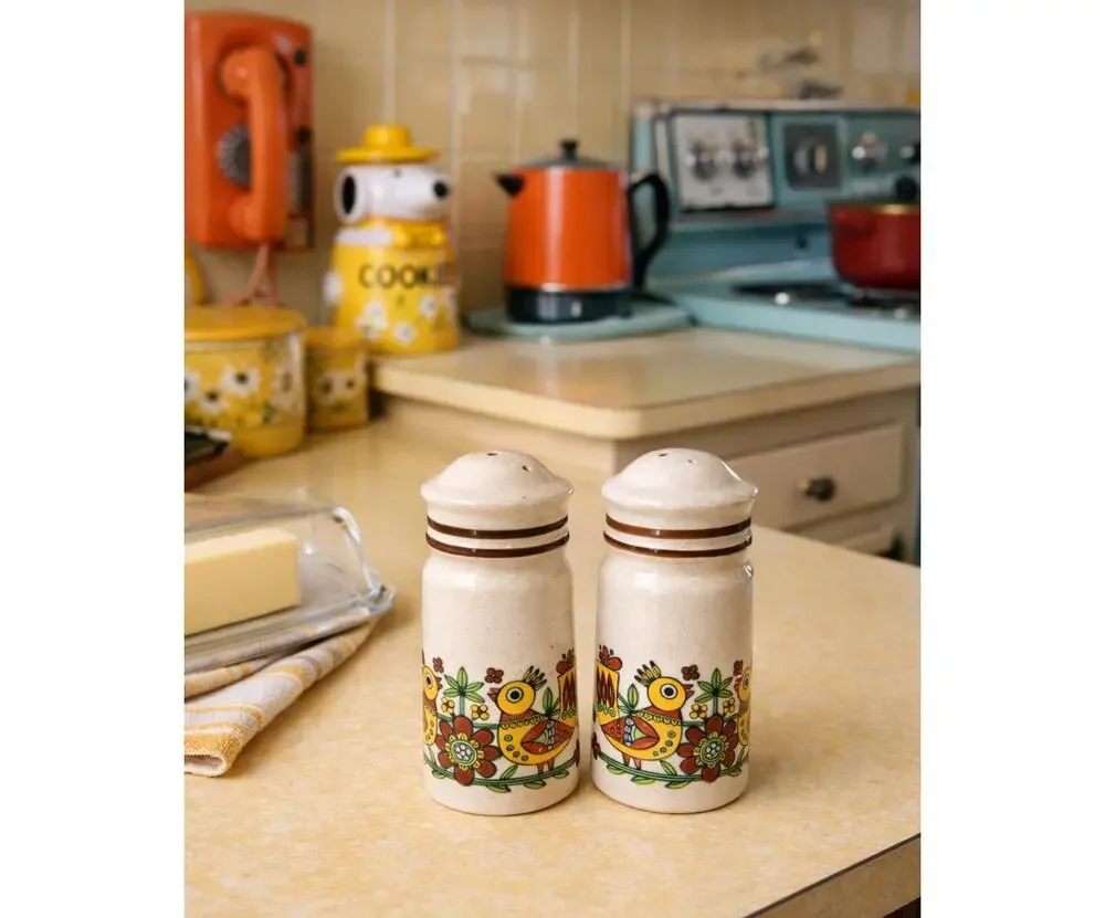 Vintage Salt & Pepper Shakers Folk Art Birds Flower Boho Korea